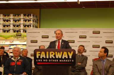 Mayor Bloomberg speaking at the Fairway opening.