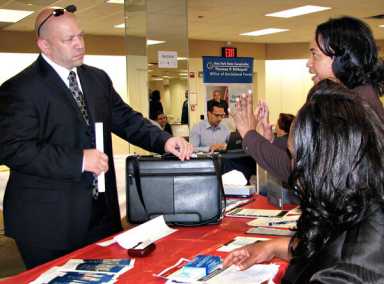 Pols host job fair for Queens vets back at home