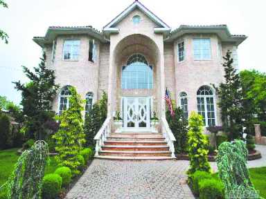 Copyright (C), Multiple Listing Service of Long Island, Inc, 2004