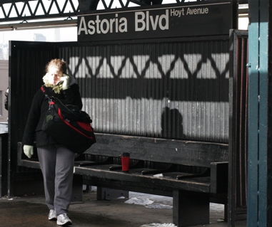 subway cell phone users