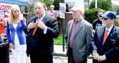 Catsimatidis holds BBQ for boro office opening