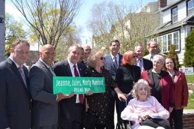 The sign group shot