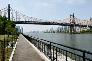 Queensbridge Seawall