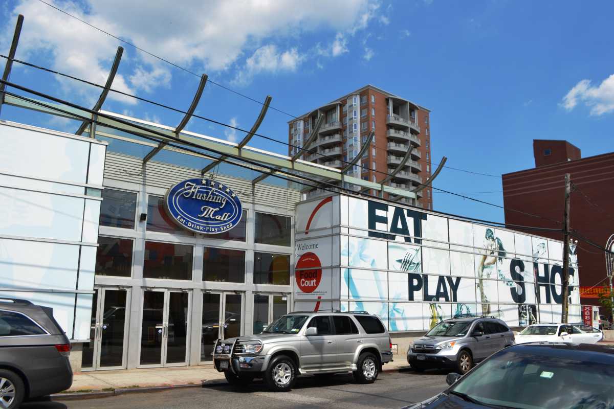 Flushing mall