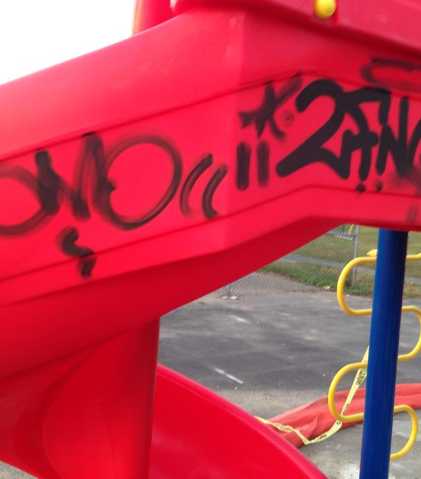 ham_beach- graffiti