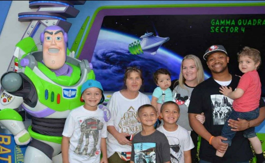 Benjamin Williams (far right), 4, with his brothers, parents and grandmother.