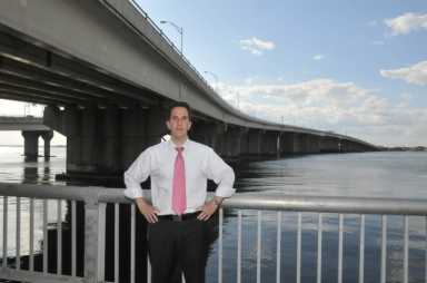 4.6.2015_Photo_PR_Goldfeder Urges ‘Spring Cleaning’ of Cross Bay Bridge Parking Lot Eyesore