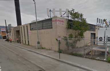 Last Willets point building