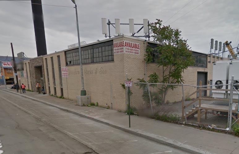 Last Willets point building