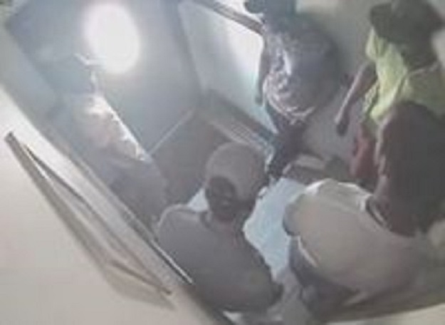 1730-15 115 Pct Robbery 7-7-15 photo (2)