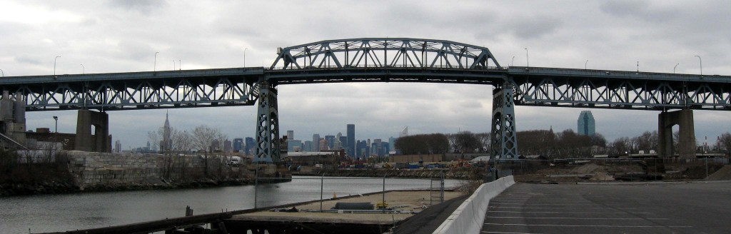The existing Kosciuszko Bridge. (Photo via Wikimedia Commons)