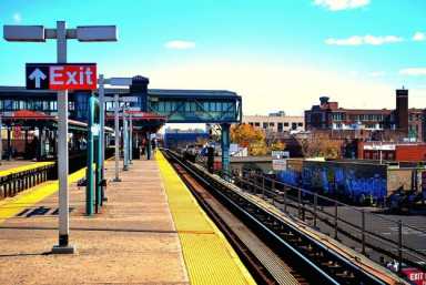 1024px-Junction_Blvd_Station-624×419