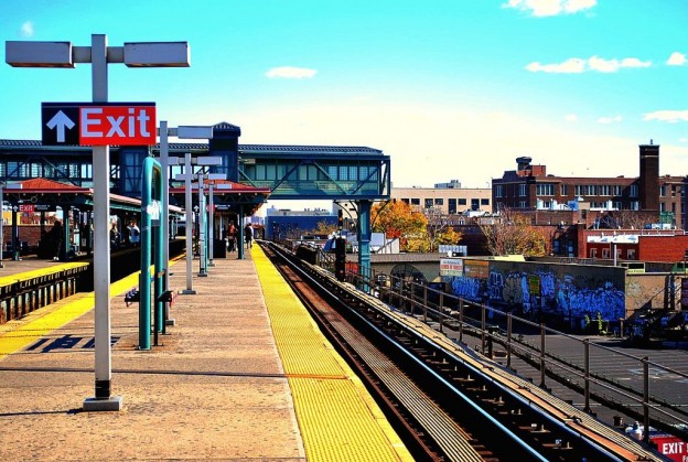 1024px-Junction_Blvd_Station-624×419