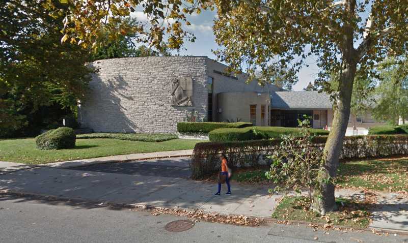 The Bayside Jewish Center is on 32nd Avenue between 203rd Street and 204th Street.
