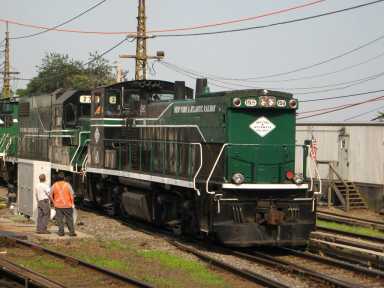 Residents at the Glendale Property Owners Association meeting on Thursday night expressed concerns over potential increases in freight and passenger rail traffic on the LIRR Montauk Branch.