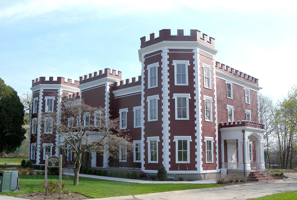 Queens Bayside Fort Totten