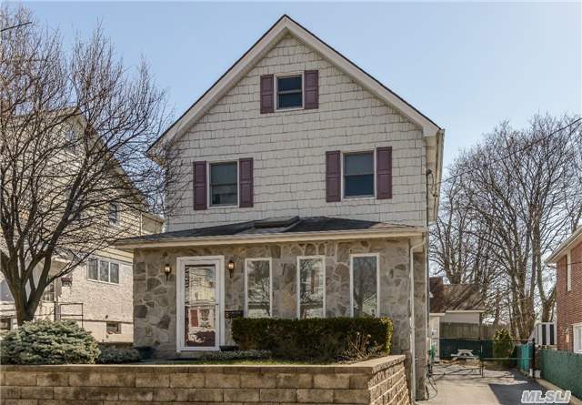 8 Avenue A Port Washington