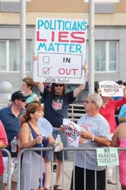 Maspeth leaders, residents continue homeless shelter protest