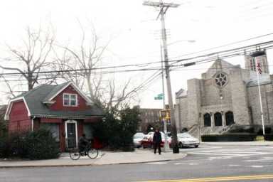 Avella, civic may sue city over Flushing mosque decision