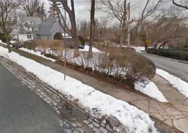 Vallone drafts legislation after DDC errs in Douglas Manor