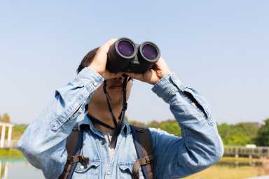 shutterstock_birdwatching