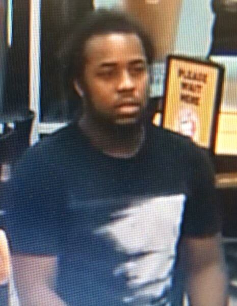 Police on the hunt for suspect in Queens Village grand larceny
