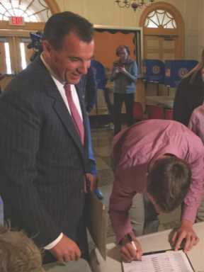 Suozzi looks for common ground with GOP after defeating Martins