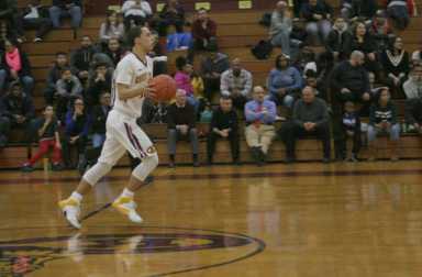 Alvarado’s big night lifts Royals to victory