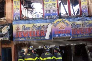 Massive blaze rips through Richmond Hill stores