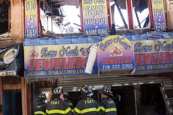 Massive blaze rips through Richmond Hill stores
