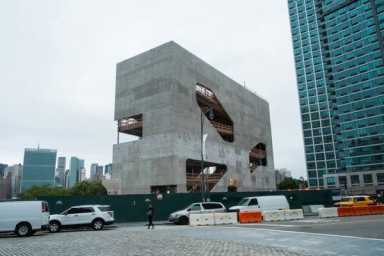 Hunters Point residents will have to wait even longer for new library to open