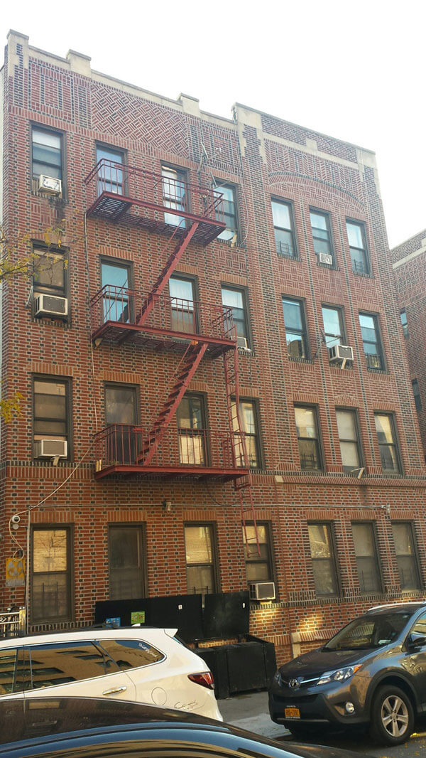 Jackson Heights man falls to death after he was allegedly caught molesting a young boy: NYPD