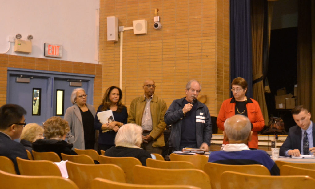Pivawer gives the report alongside SUS representatives