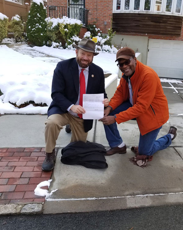 Lancman urges City Council to pass curb height bill