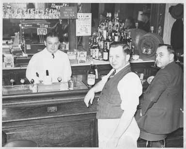 Restauranteur Victor Koenig and others at what would become Durow's Restaurant in Glendale in this 1940s photo.