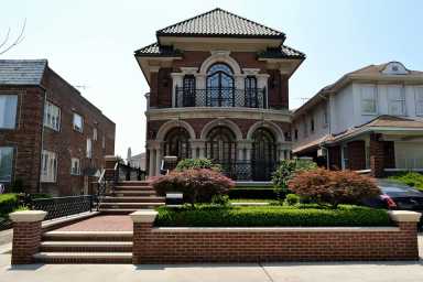 queens homes