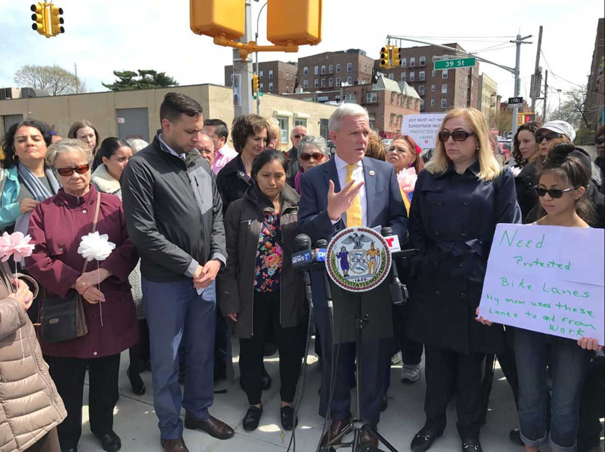 Van Bramer: DOT plan for bike lanes in Sunnyside lacks support to move forward