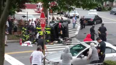 Five injured in Whitestone crash: NYPD