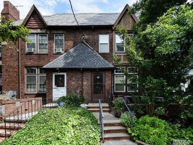 214-27 45th dr bayside