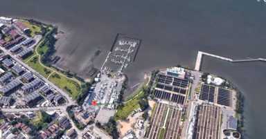 Man found dead in water near College Point Yacht Club