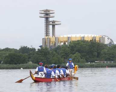 Slain officers honored at Dragon Boat Festival