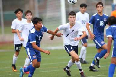 Bayside boys soccer downs Cardozo