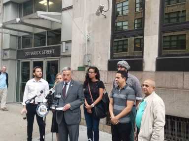 Weprin calls on ICE to end detention of immigrants, asylum seekers