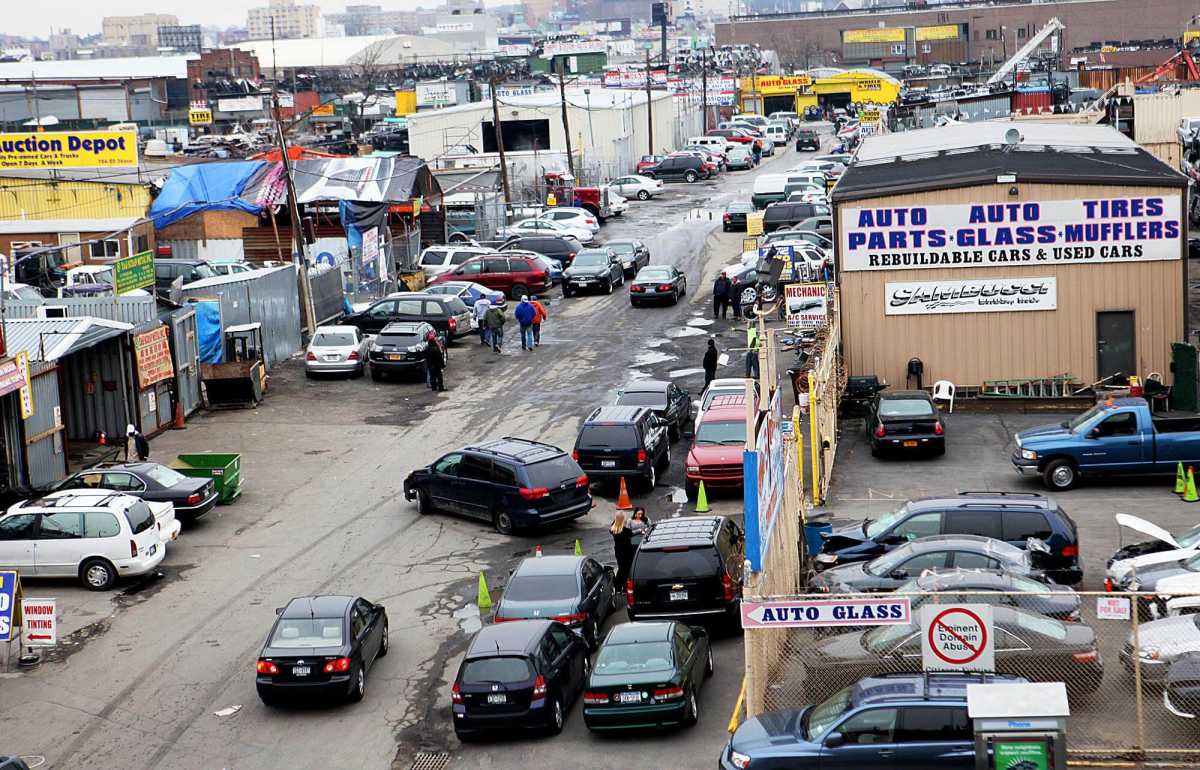 Willets opponents step up fight