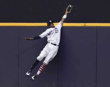 Yankees bolster bullpen, while Mets add depth