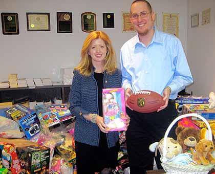 Carrozza celebrates 15 yrs. collecting valentines for vets