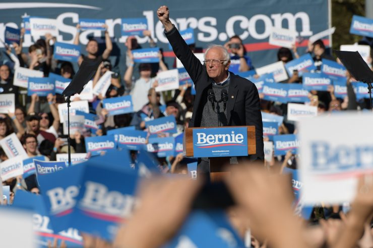 bernieinLIC_2019_10_21_a01-740×493