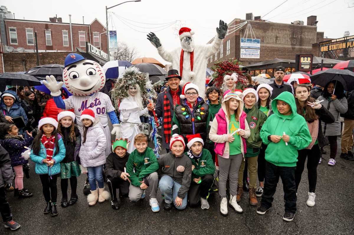 Holiday parade Bayside