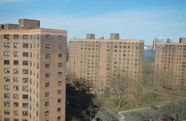 NYCHA-buildings-Wikimedia-Commons-Jim-Henderson-740×483
