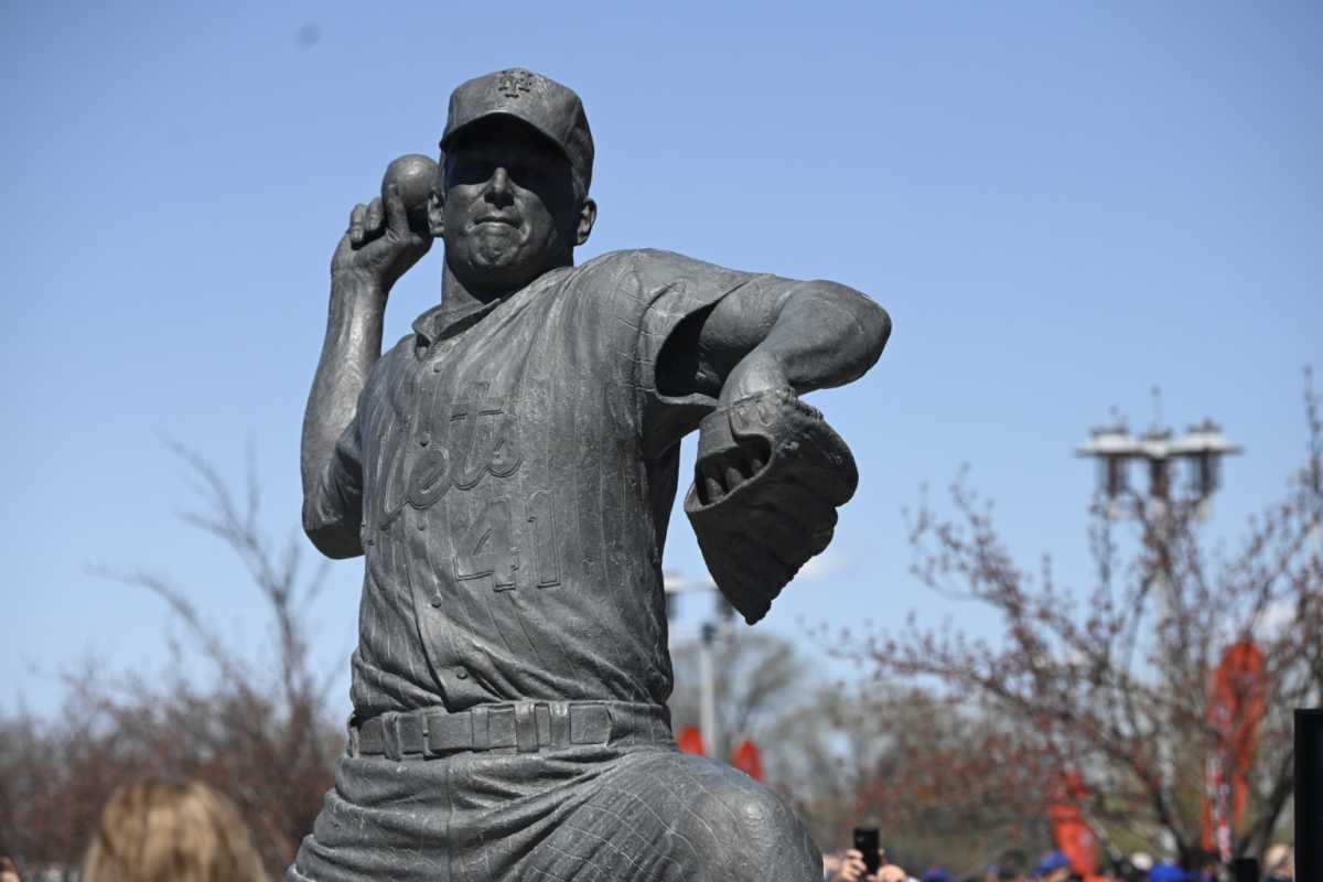 Tom Seaver statue